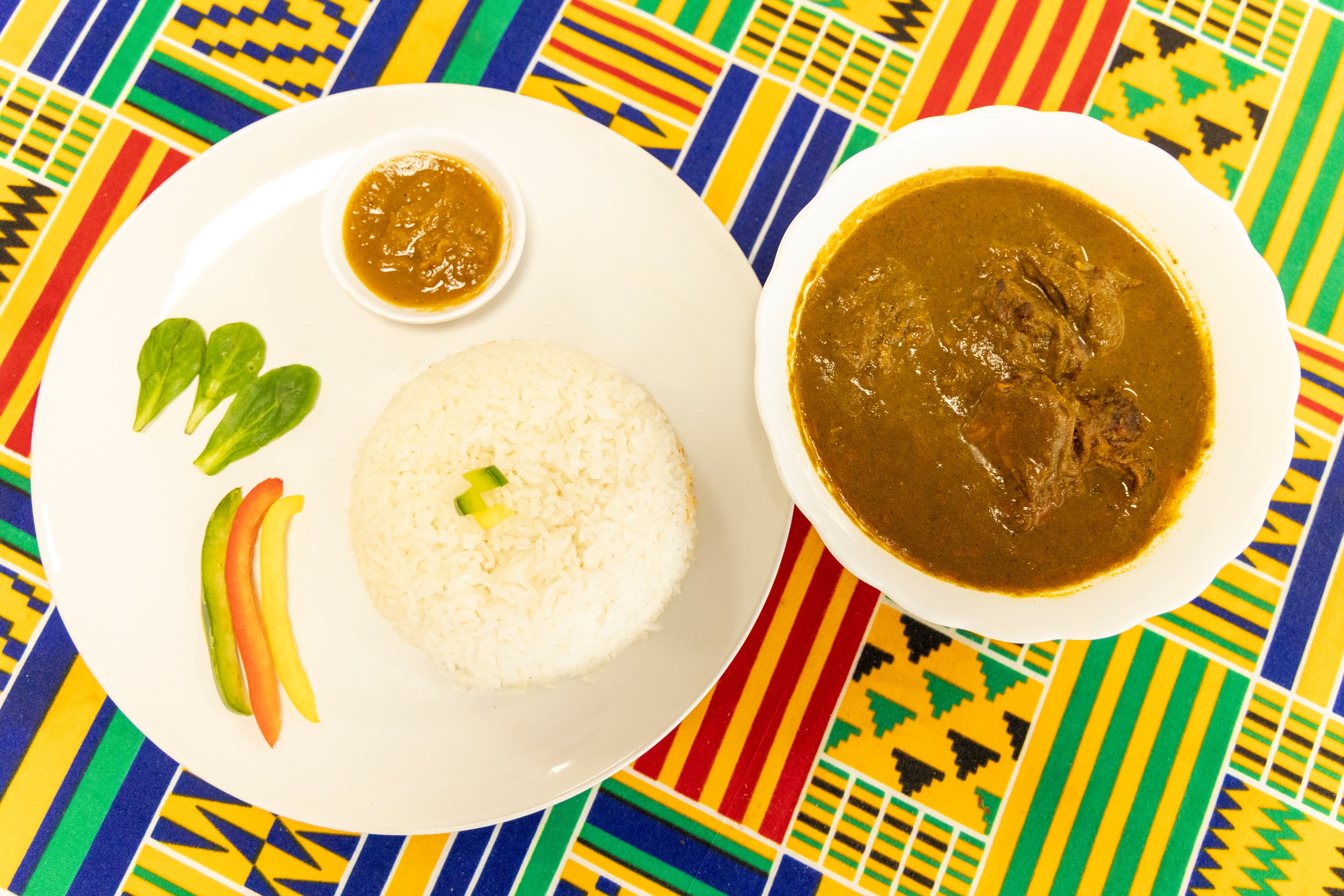Riz blanc sauce gombo