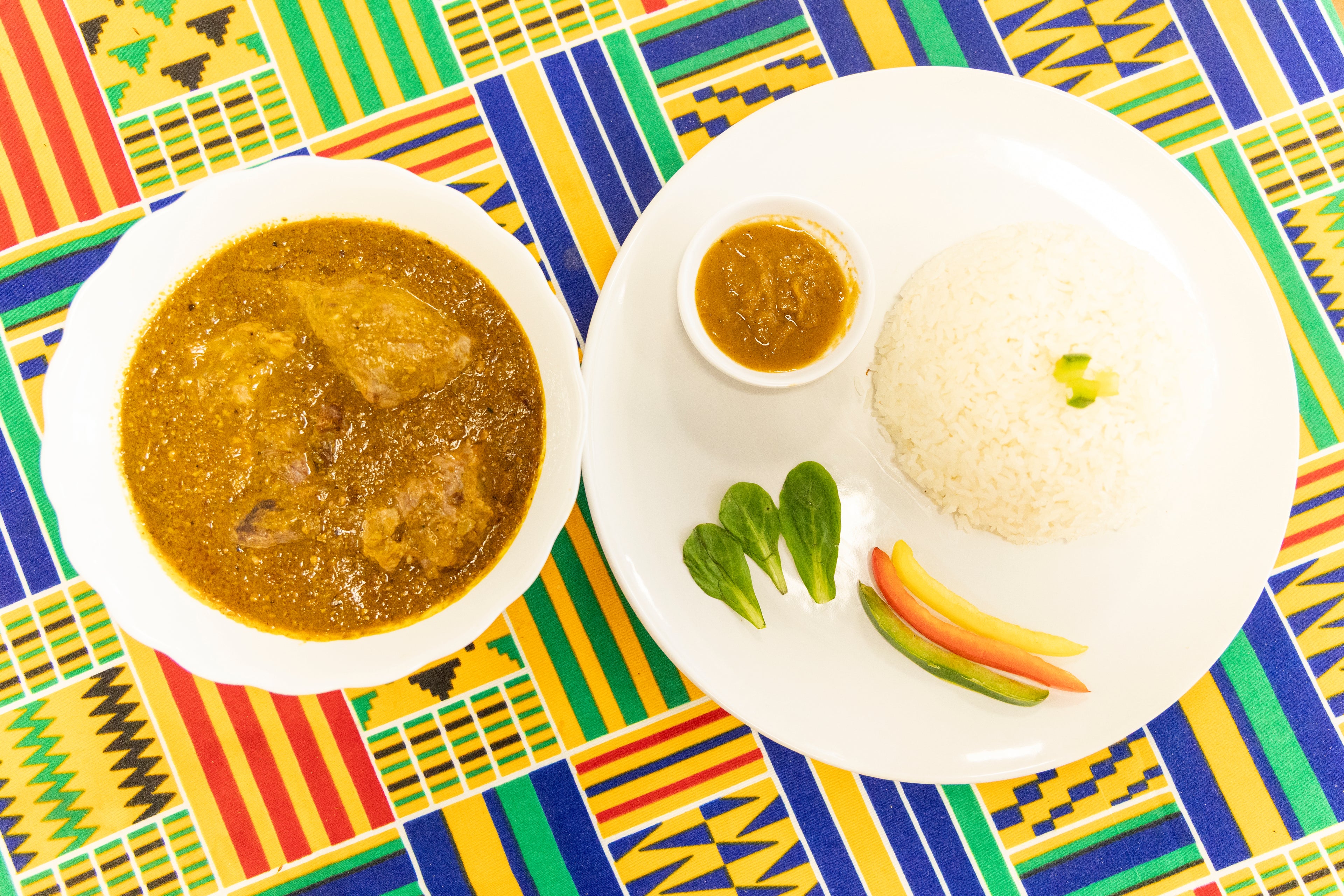 Riz blanc sauce gombo
